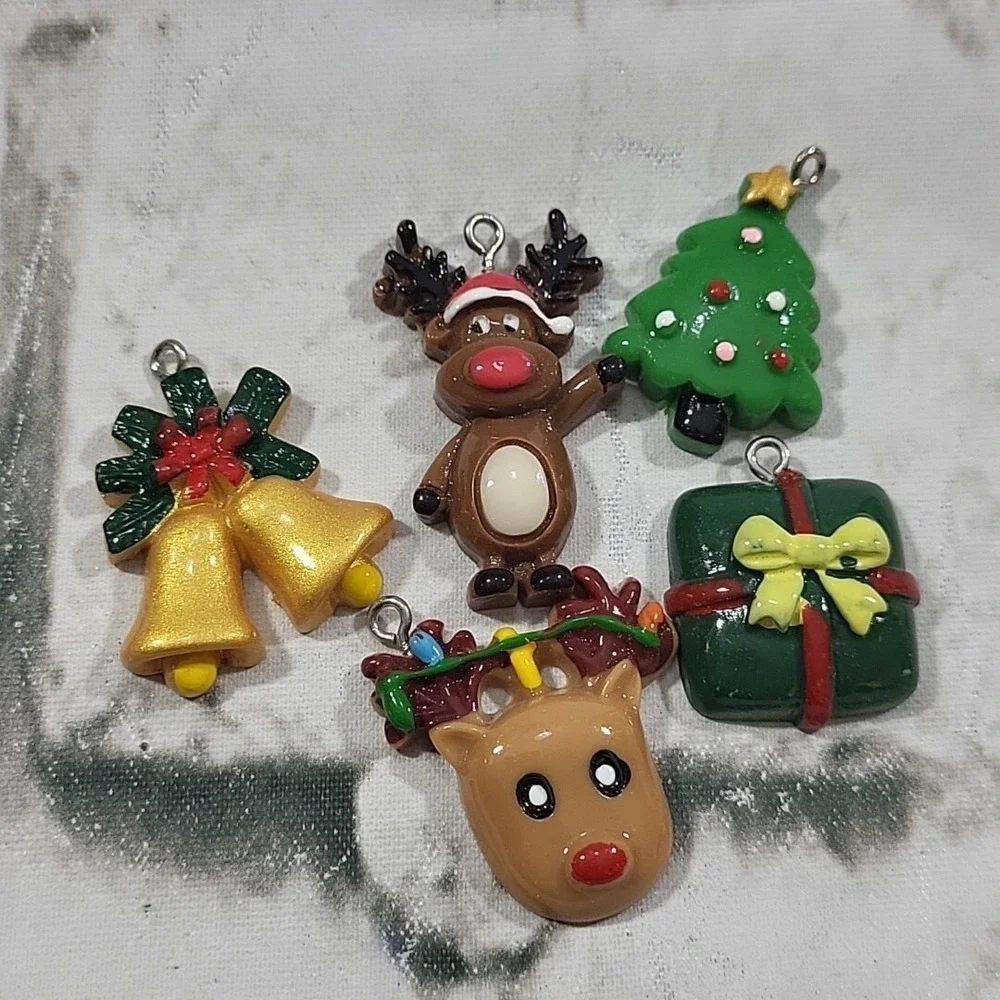 Vintage Christmas Charms Lot Of 26 Holiday Crafts Jewelry Making Santa Snowman‎